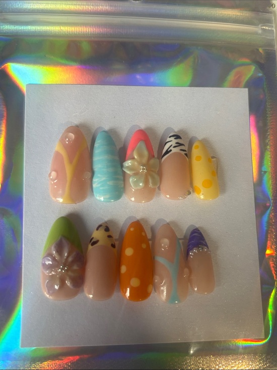 Other - Custom Summer Animal print Press-ons
Small Almond